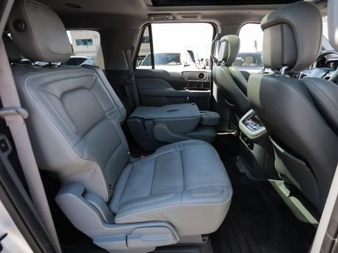 Used 2018 Lincoln Navigator L Select w/ Technology Package AWD/4WD image 70