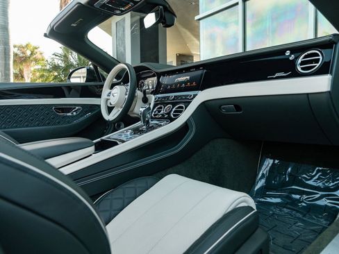 Used 2022 Bentley Continental GT Speed image 2