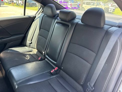 Used 2017 Honda Accord Sport image 11