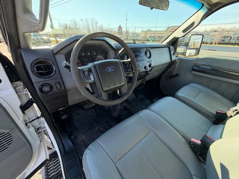 Used 2015 Ford F550 4x4 Crew Cab Super Duty image 17