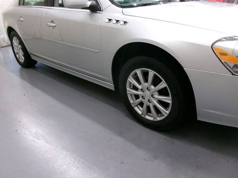 Used 2011 Buick Lucerne CXL FWD image 10