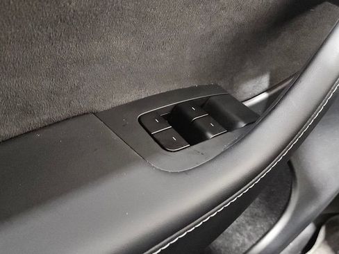 Used 2025 Tesla Model Y Long Range image 22