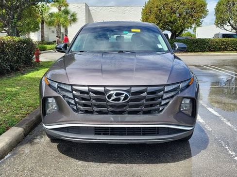 Used 2023 Hyundai Tucson SE image 2