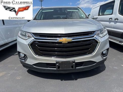Used 2018 Chevrolet Traverse LT image 2