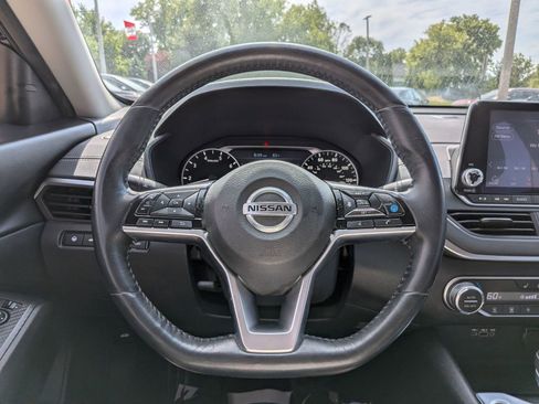 Used 2019 Nissan Altima 2.5 SV FWD image 15