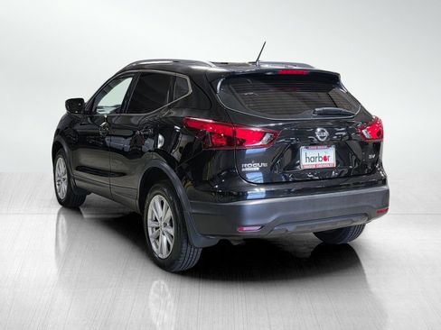 Used 2018 Nissan Rogue Sport SV w/ SV Technology Package FWD image 5
