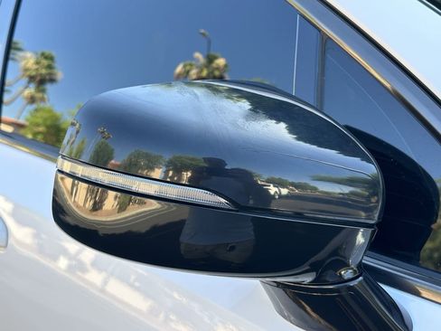 Used 2022 Kia Sorento S w/ Panoramic Sunroof Package FWD image 57