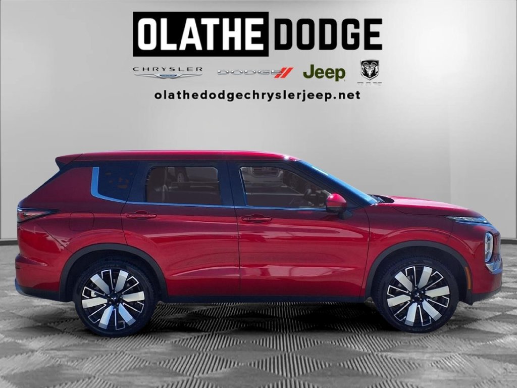 Used 2025 Mitsubishi Outlander SE AWD/4WD image 32