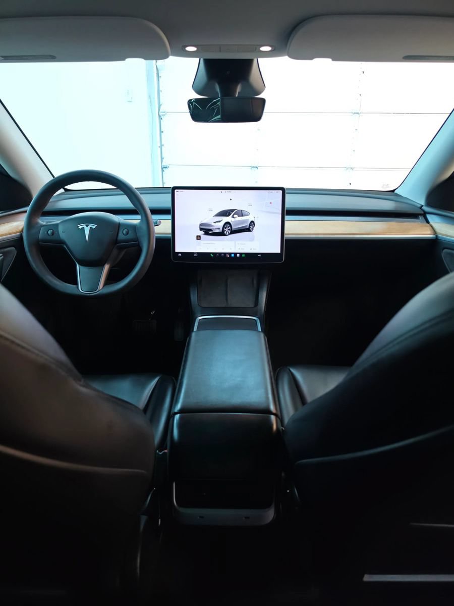 Used 2024 Tesla Model Y Long Range AWD/4WD image 29