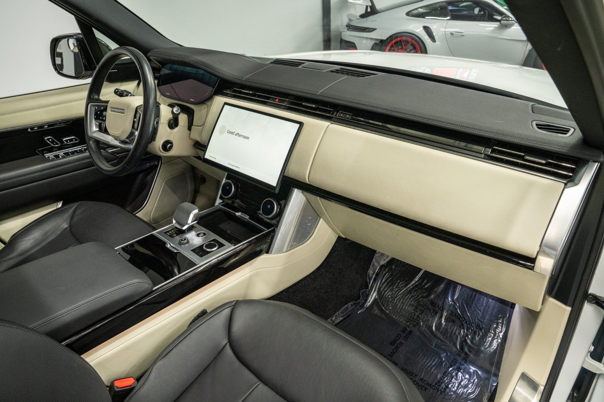 Used 2023 Land Rover Range Rover Long Wheelbase SE AWD/4WD image 13