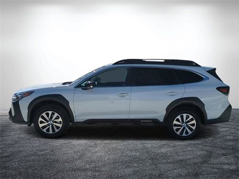 Used 2025 Subaru Outback Premium image 7