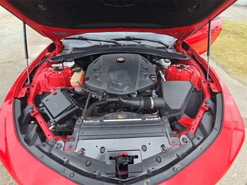 Used 2021 Chevrolet Camaro LT w/ RS Package image 17