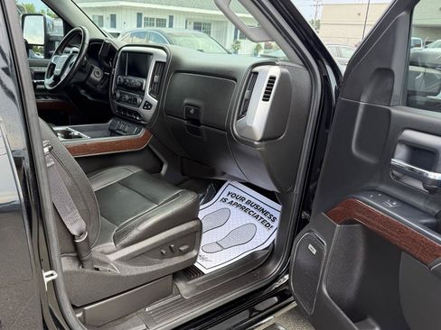 Used 2017 GMC Sierra 1500 SLT w/ SLT Premium Package AWD/4WD image 13