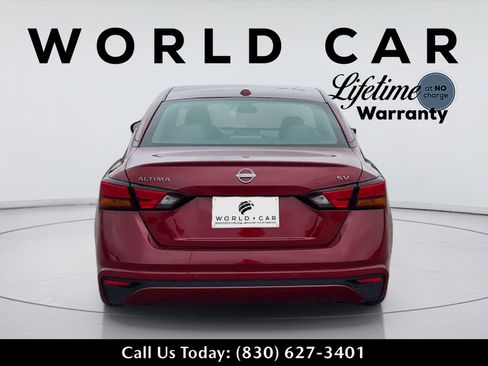 Used 2024 Nissan Altima 2.5 SV FWD image 6