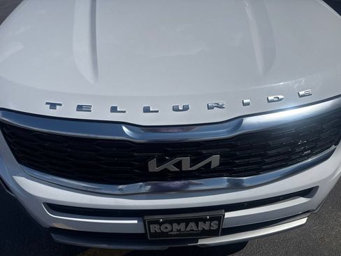 Used 2022 Kia Telluride EX w/ EX Premium Package FWD image 12