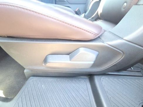 Used 2025 Ford Explorer Platinum w/ LUX Leather Package image 22