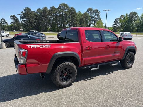 Used 2021 Toyota Tacoma TRD Off-Road w/ Technology Package AWD/4WD image 8