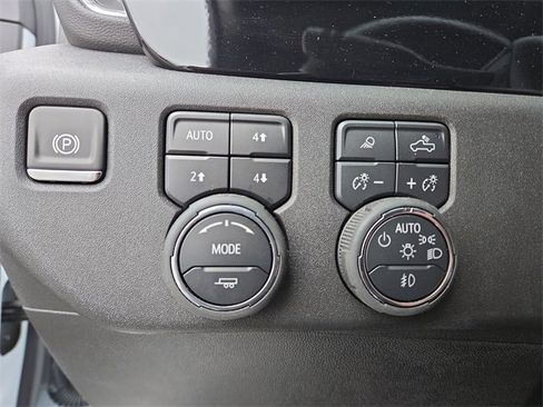 Used 2025 Chevrolet Silverado 2500 LTZ w/ LTZ Plus Package image 22