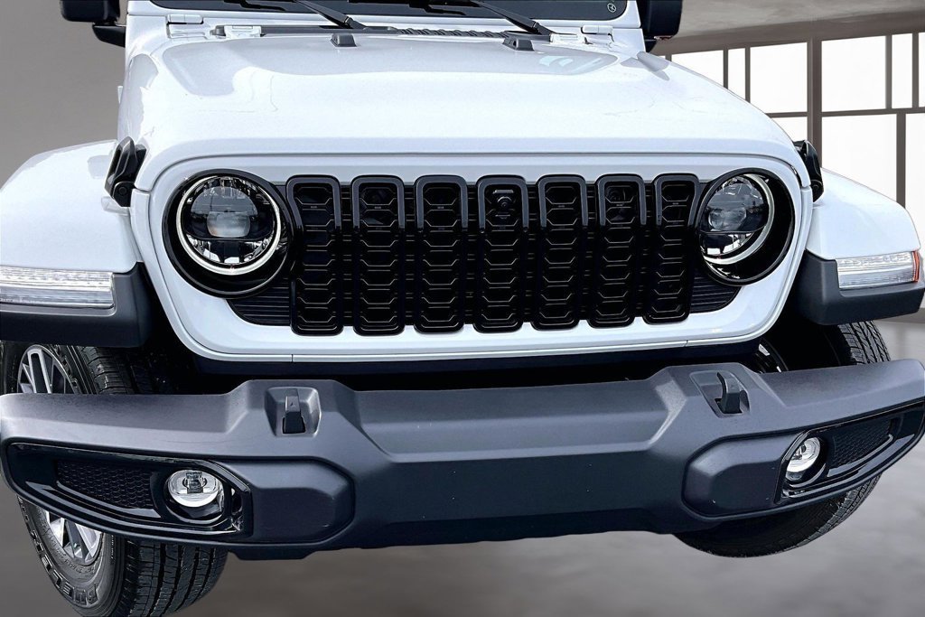 Used 2026 Jeep Wrangler Unlimited Sahara AWD/4WD image 28