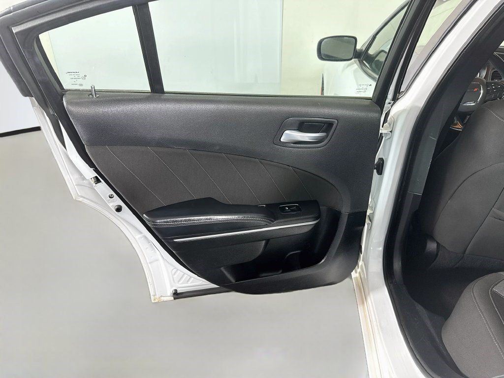Used 2022 Dodge Charger SXT RWD image 17