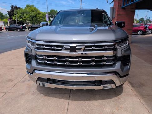 Used 2023 Chevrolet Silverado 1500 LTZ w/ LTZ Convenience Package II AWD/4WD image 11