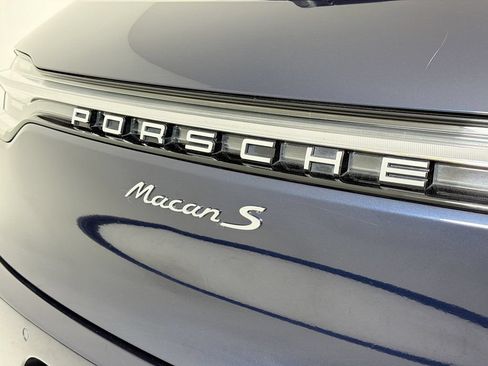 Certified 2021 Porsche Macan S w/ Premium Package Plus AWD/4WD image 11