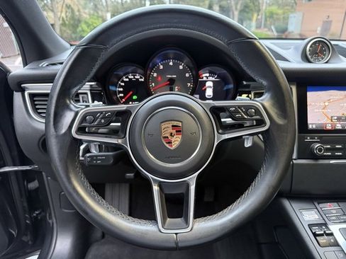 Used 2017 Porsche Macan S image 14