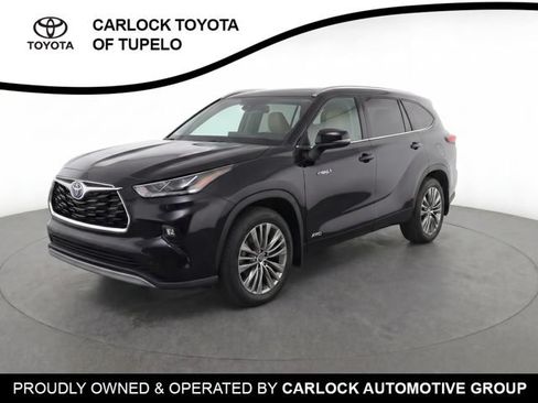 Used 2021 Toyota Highlander Platinum AWD/4WD image 1