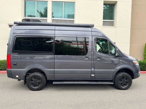 Used 2022 Mercedes-Benz Sprinter 2500 image 12