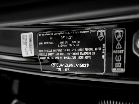 Used 2021 Lamborghini Urus image 36