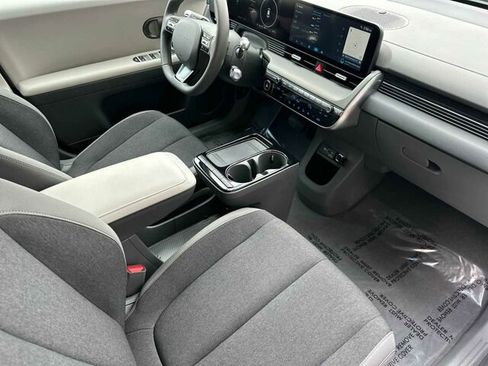 Used 2025 Hyundai Ioniq 5 SE RWD image 19