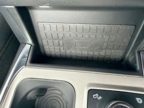 Used 2022 Ford Explorer Platinum w/ Equipment Group 601A AWD/4WD image 44