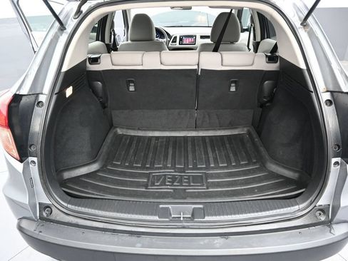 Used 2018 Honda HR-V EX image 11