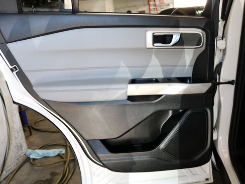 Used 2022 Ford Explorer XLT w/ Equipment Group 202A image 40