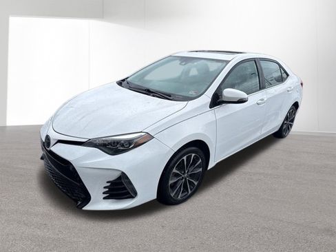 Used 2019 Toyota Corolla SE w/ SE Premium Package FWD image 2