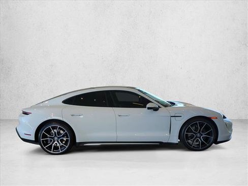 Used 2024 Porsche Taycan image 4