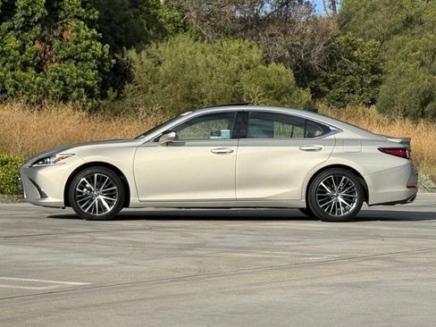 Certified 2024 Lexus ES 350 w/ Premium Package FWD image 8