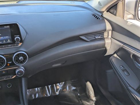 Used 2023 Nissan Sentra S image 15