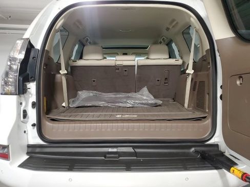 Used 2018 Lexus GX 460 Premium w/ Premium Package AWD/4WD image 21