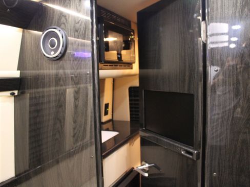 Used 2023 Mercedes-Benz Sprinter 3500 image 34