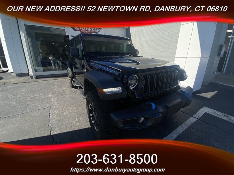 Used 2024 Jeep Wrangler Unlimited Rubicon 4xe w/ Technology Group AWD/4WD image 7