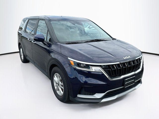 Used 2024 Kia Carnival LX FWD image 3