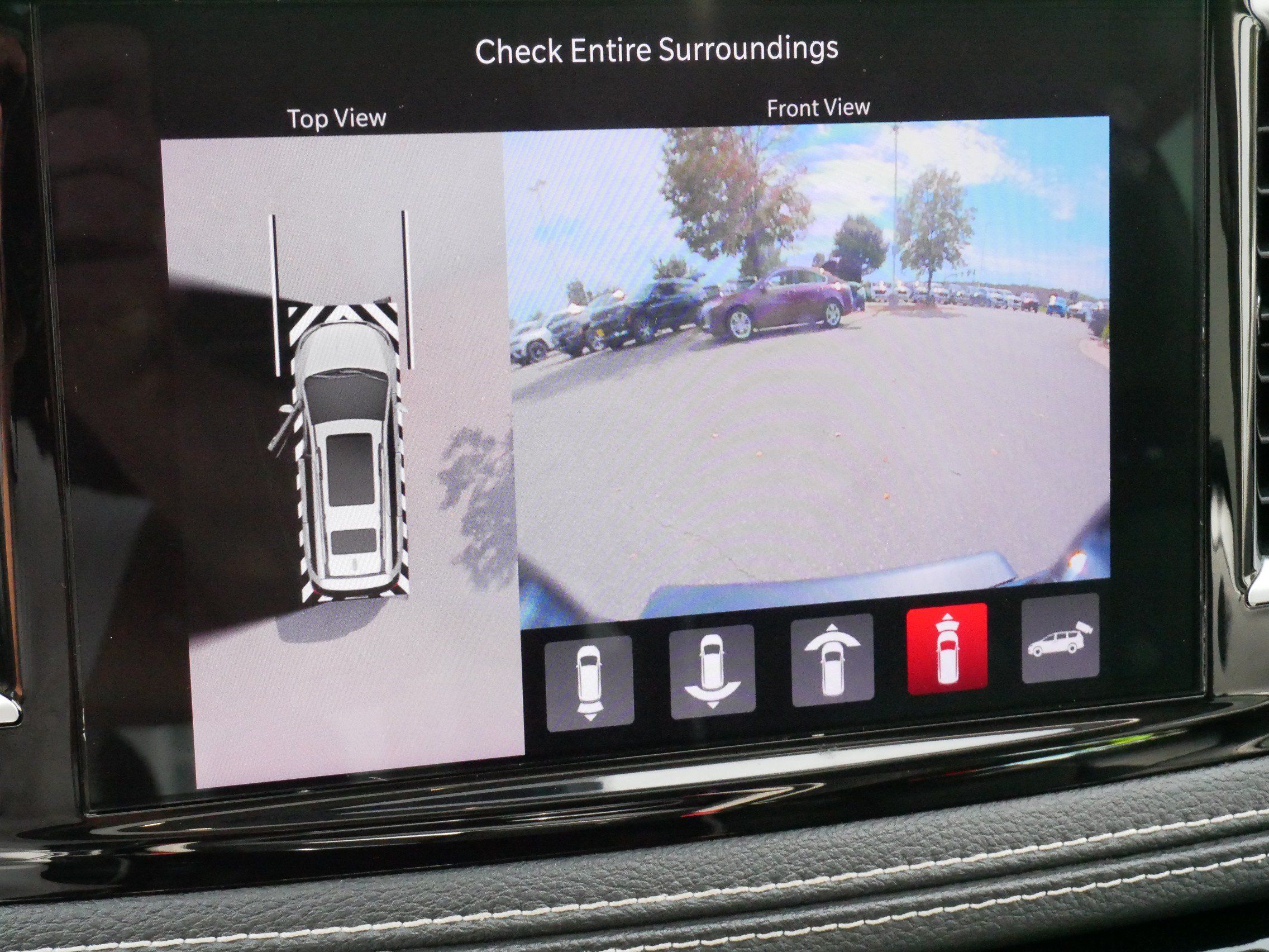 Used 2022 Chrysler Pacifica Limited w/ Uconnect Theater Family Group FWD image 31