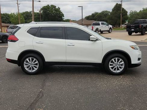 Used 2017 Nissan Rogue SV w/ Sun & Sound Touring Package AWD/4WD image 5