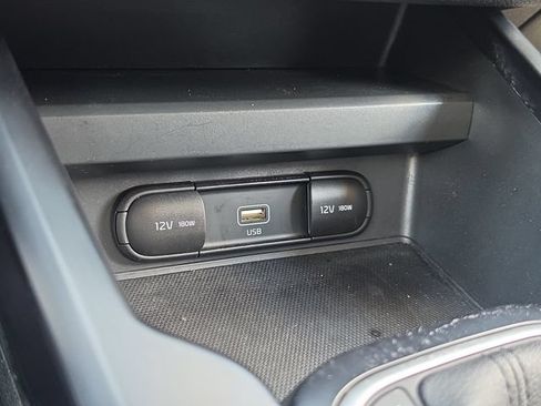Certified 2022 Kia Soul LX FWD image 25
