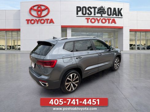 Used 2024 Volkswagen Taos SE FWD image 5