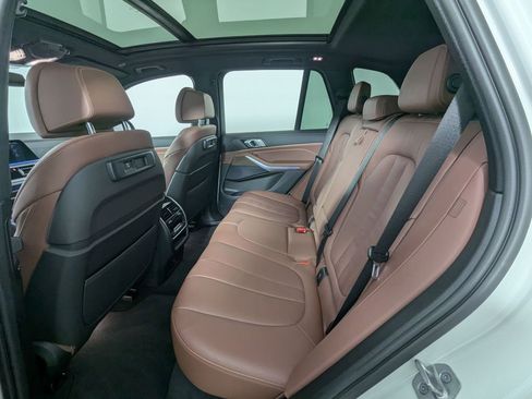 Used 2022 BMW X5 xDrive40i w/ Climate Comfort Package image 14