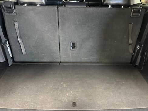 Used 2022 Toyota Highlander XLE AWD/4WD image 17