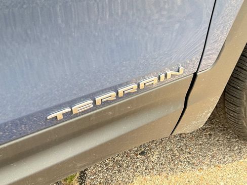 Used 2024 GMC Terrain SLE AWD/4WD image 36
