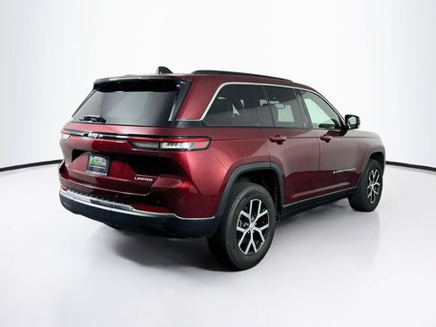 Used 2024 Jeep Grand Cherokee Limited AWD/4WD image 9